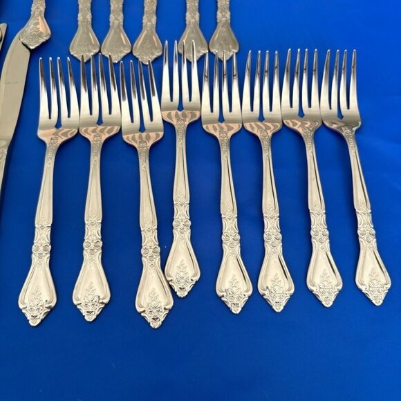 Beautiful Vintage Rogers Co "4 Flower Floral" Stainless Flatware Forks Knife Lot - Picture 3 of 15